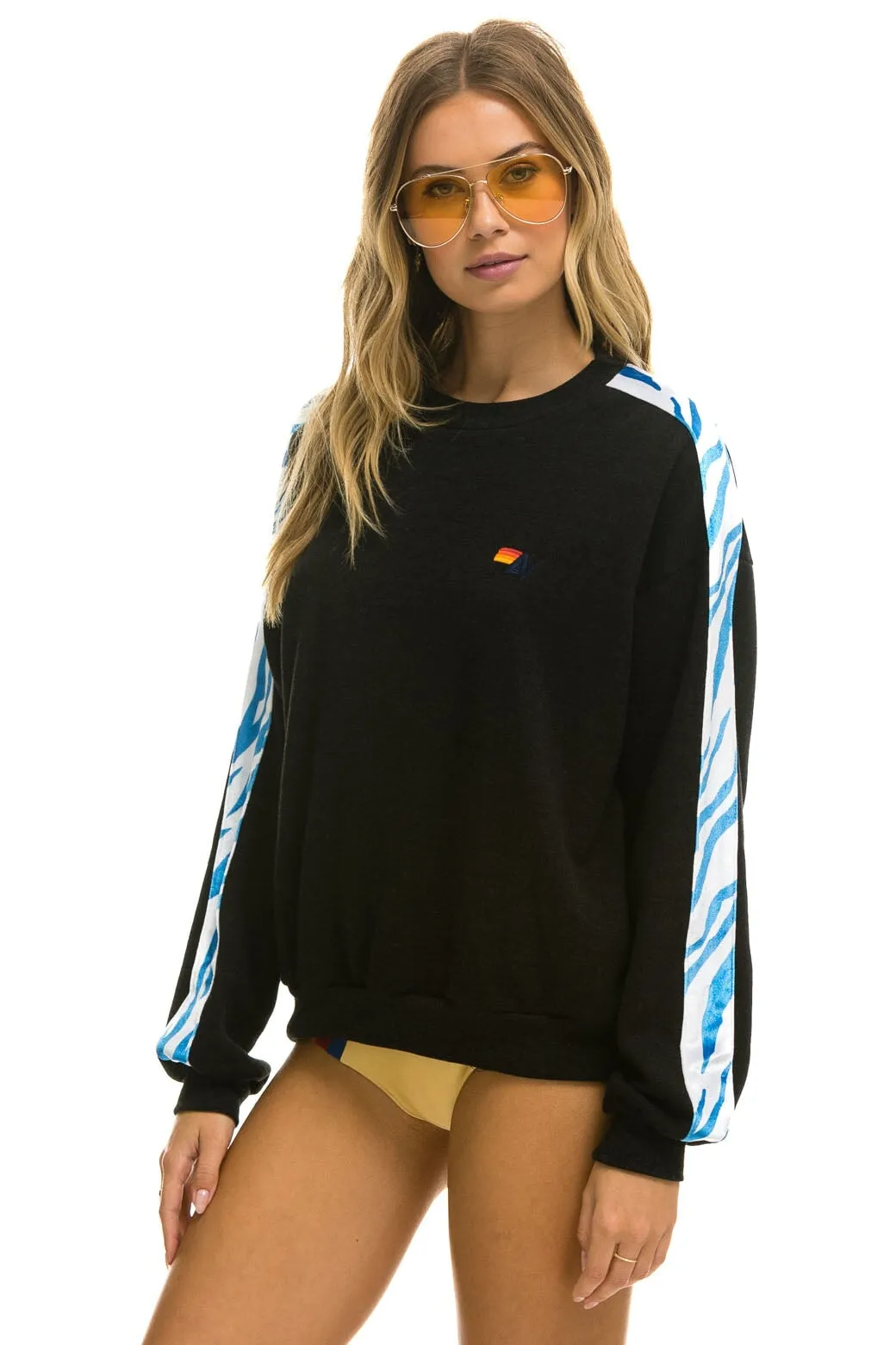 TIGER STRIPE RELAXED FIT CREW SWEATSHIRT - BLACK // BLUE TIGER