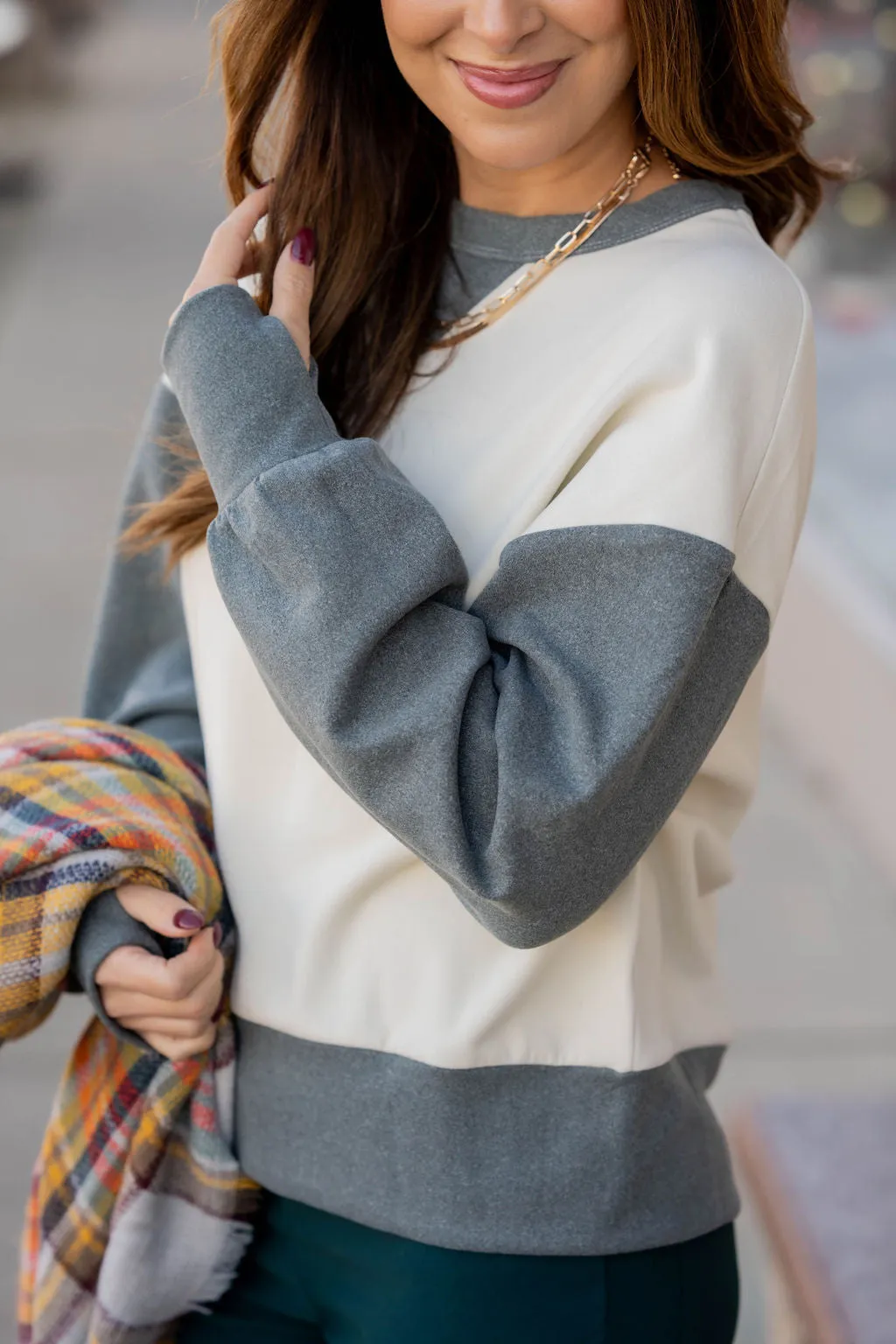 Two Tone Relaxed Sleeve Sweatshirt